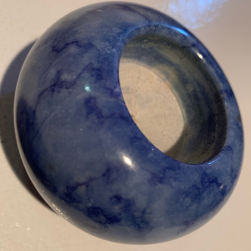 Candle holder